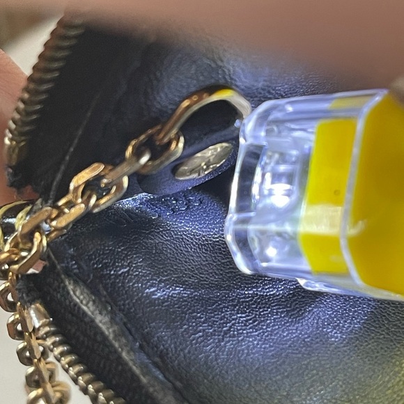 LOUIS VUITTON Black Suhali Leather Key Pouch - Picture 9 of 9